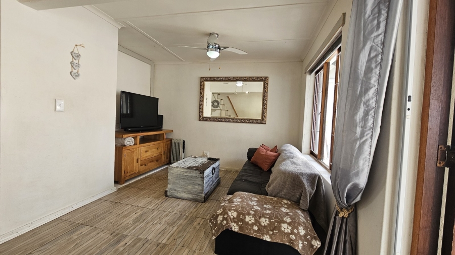 2 Bedroom Property for Sale in Paradise Beach Eastern Cape